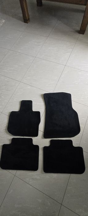 Vând covorașe/preșuri auto originale pt BMW X3,2020-2024, din velur