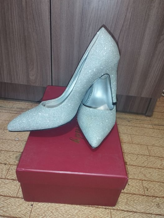 Продам Туфли классика