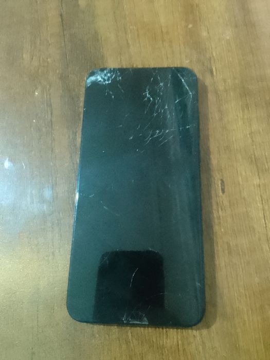 HUAWEI P40  sotiladi