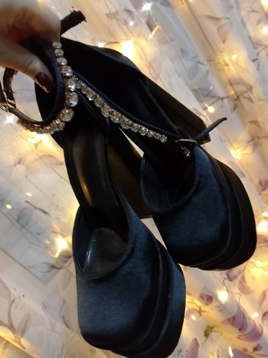 Черные туфли  , Bratz