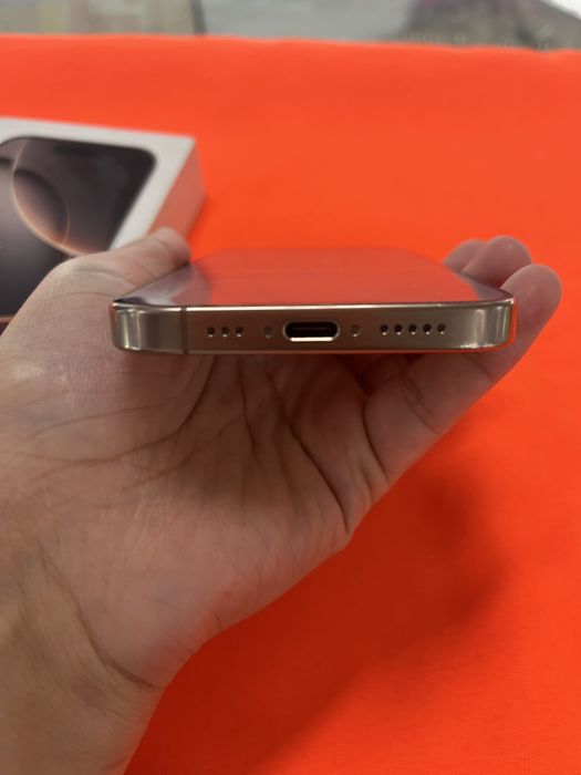 iPhone 16 pro  продам
