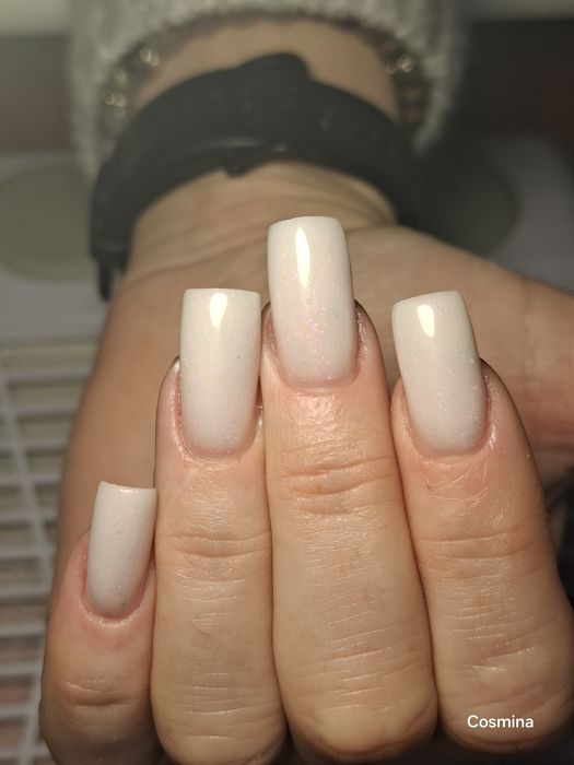 Unghii cu gel si oja semipermanenta