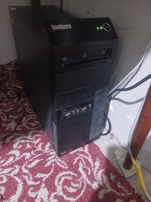 Vând PC în stare de funcționabil