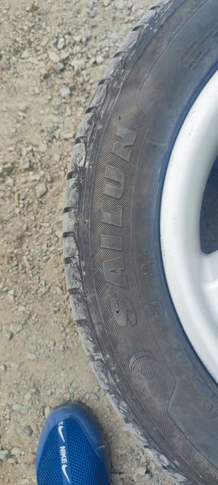Продам резину практически новая