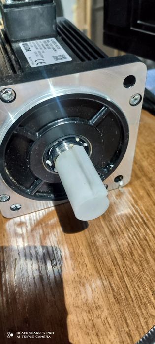 Серводвигатель переменного тока.