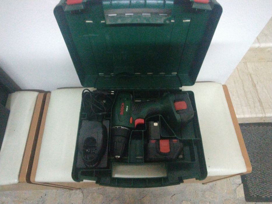 Mașina de înșurubat și găurit Bosch PSR 12