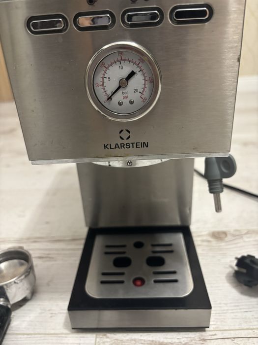 Vand expresor semiautomat Klarstein