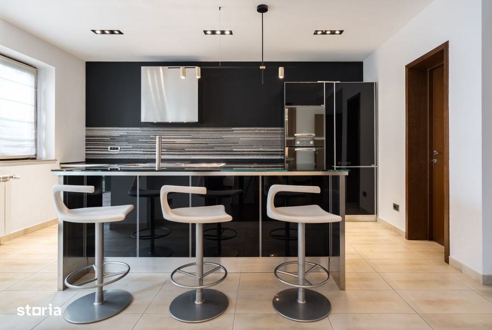 Iancu Nicolae - Complex Traian, Vila 400 Mp Total, Lot 750 Mp!