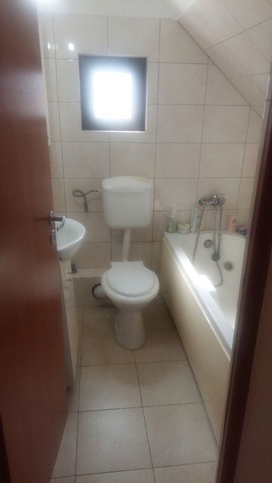 Vând  casa din bârne lemn