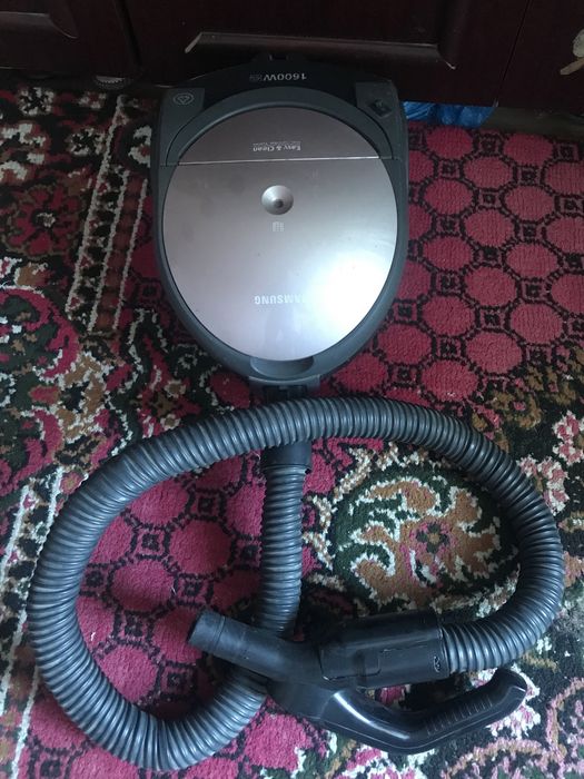 Пылесос SAMSUNG 1600W