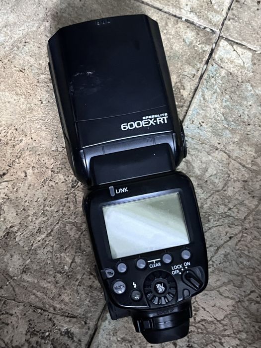 Вспышка Canon Speedlite 600EX-RT с чехлом