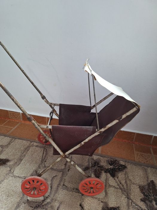 Căruț   păpusi vechi