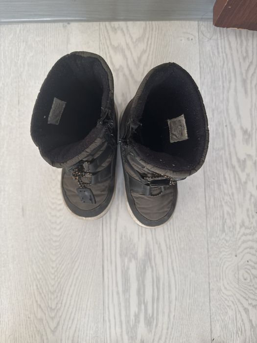 Продам зимнюю обувь