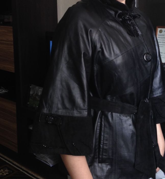 Продам куртку кожаную женскую