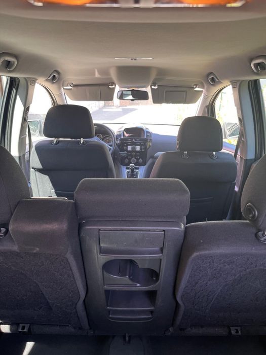 Opel Zafira  2011  motor17