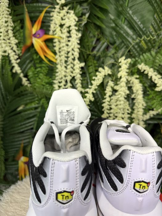 Nike Air Max Plus Black White