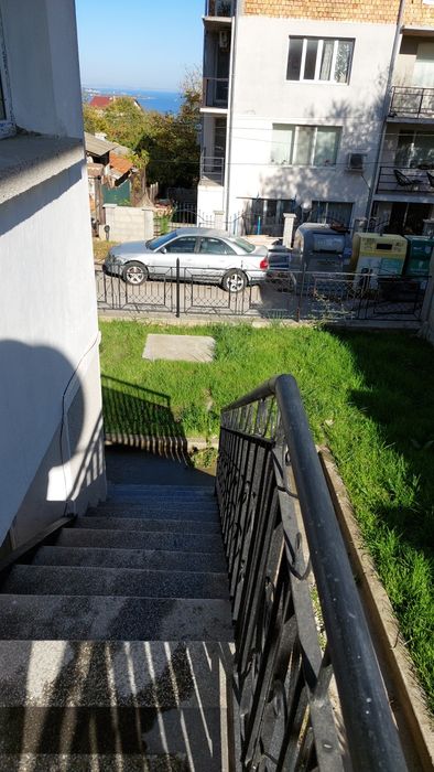Продавам етаж от къща в кв. Галата, Варна