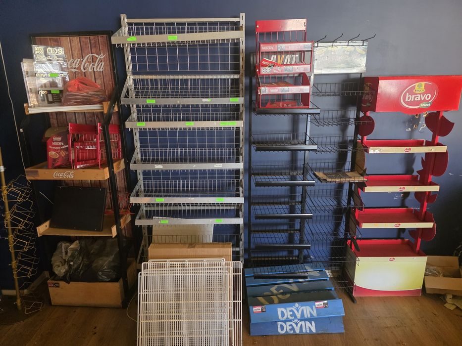 Стилажи за магазин