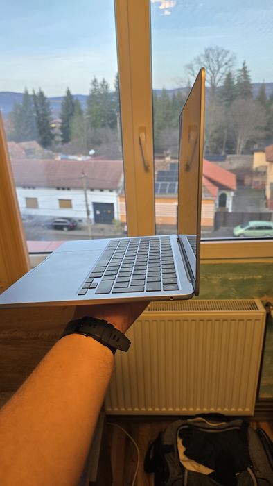 MacBook 13" M4, 2025