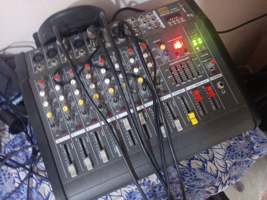 Amplificator cu boxe