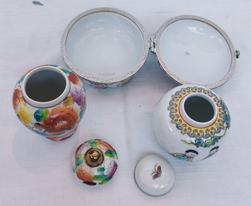 Lot cutie pentru bijuteri si recipiente din porțelan, colectia Regency