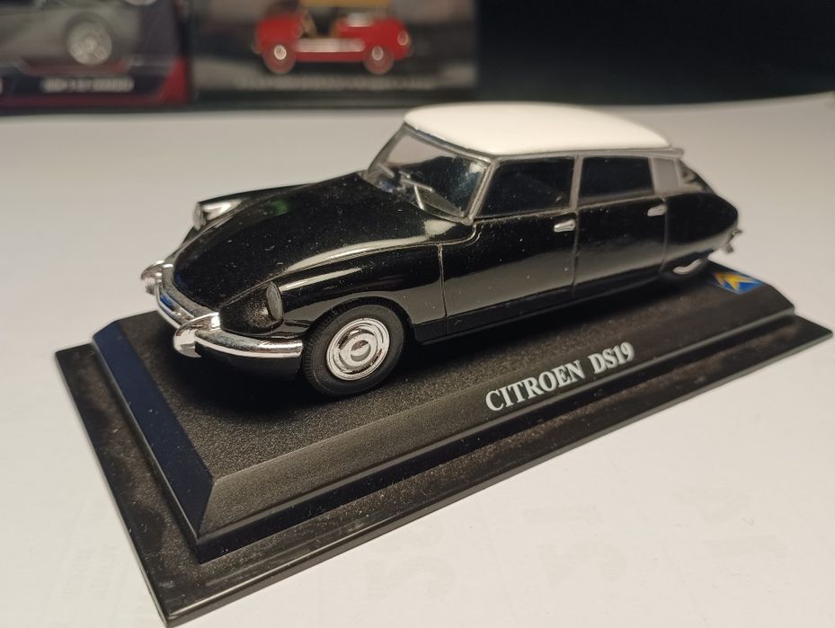 Умалени модели 1:43