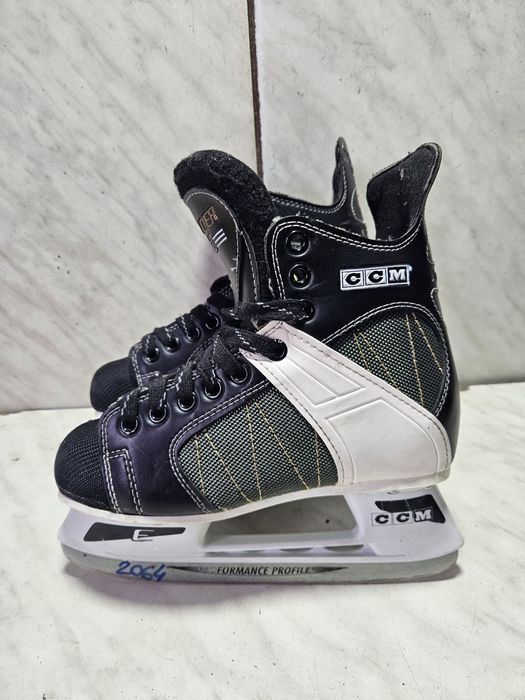 Patine 2064 hochei hockey  CCM marime 36  ( 23,2  cm)