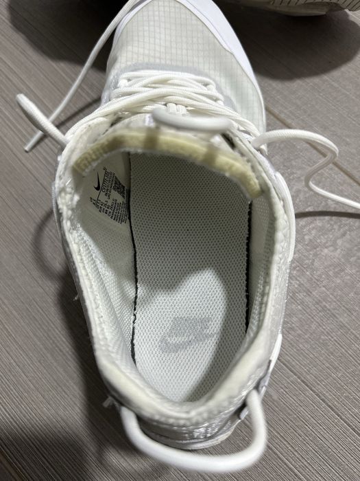 Adidasi Nike Reax