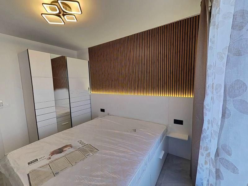 Двустаен апартамент в ж.к. Люлин 10.