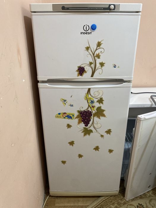 Холодильник от INDESIT