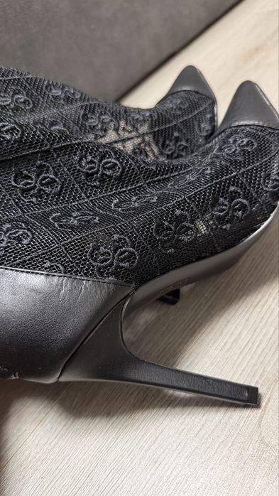 Cizme cu toc  Guess