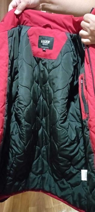 Продам осеннюю куртку