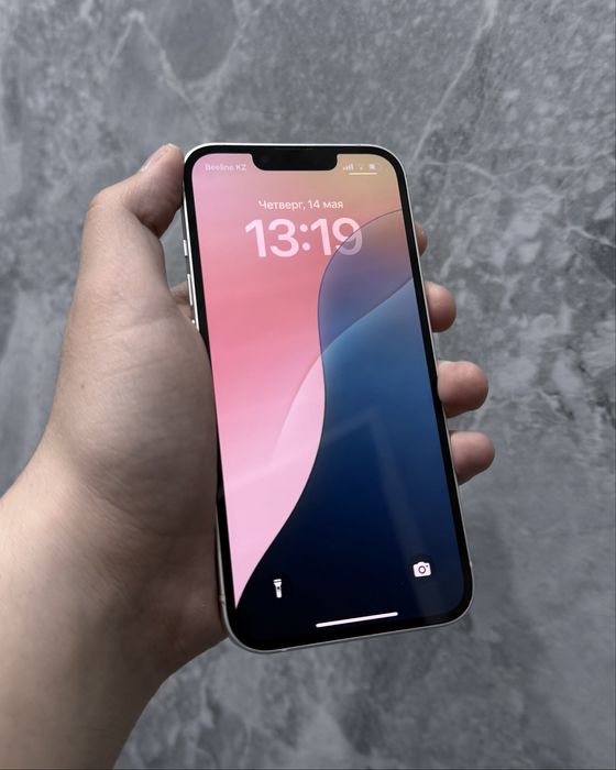 Продам Iphone 13