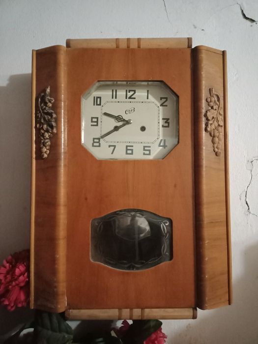 Часы старинные настенные