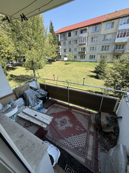 Vând apartamnet 2 camere in Petroșani situat pe St.Viitorul