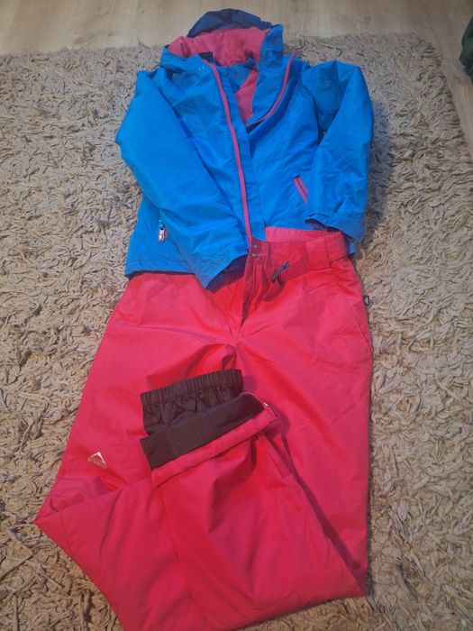 Vând costum schi copii MCkinley