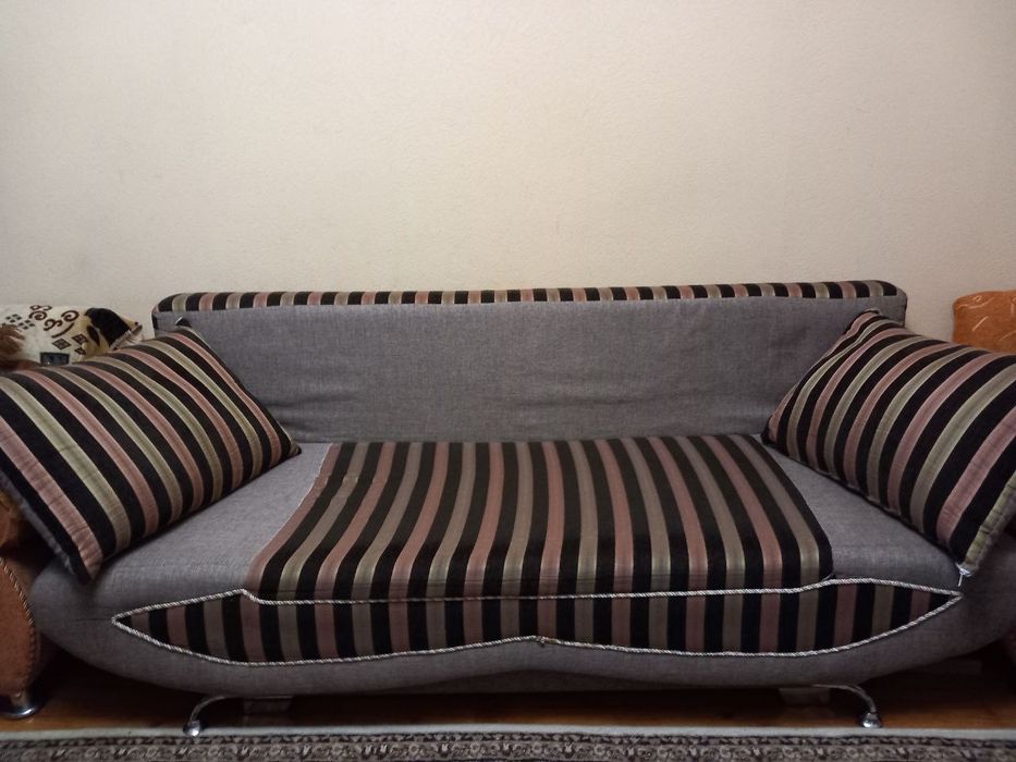 Продается диван.