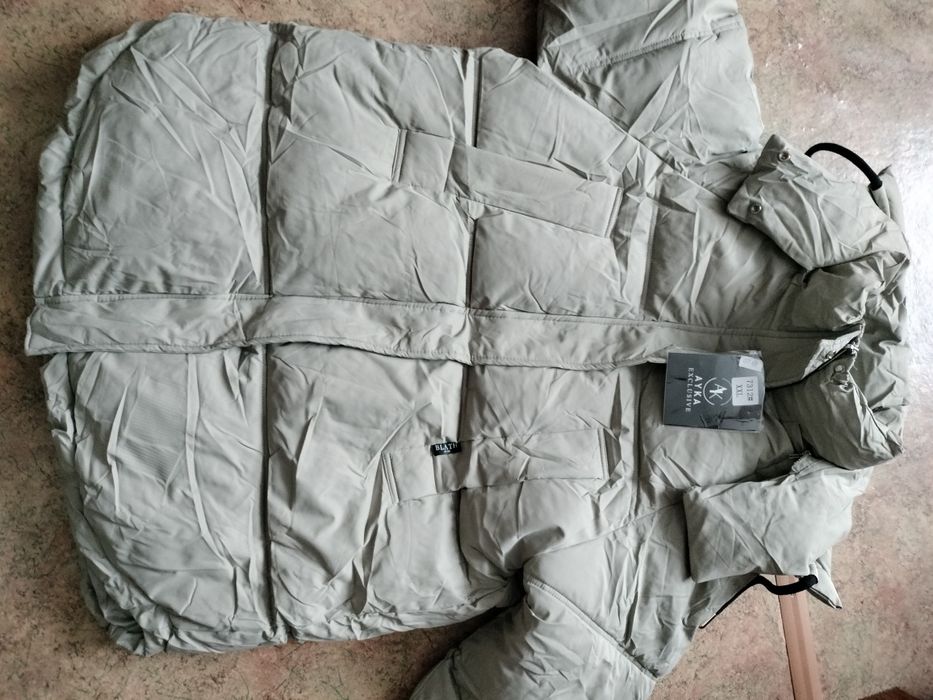 Продается куртка новая