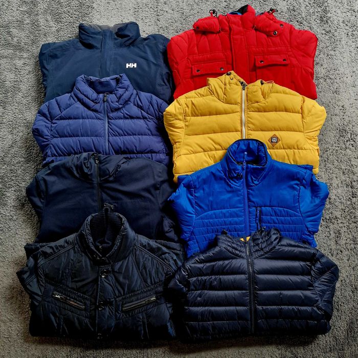 Geacă de puf roșie JACK&JONES cu glugă detașabilă (mărimea M)