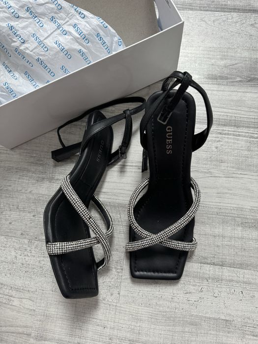 Sandale Guess cu ștrasuri