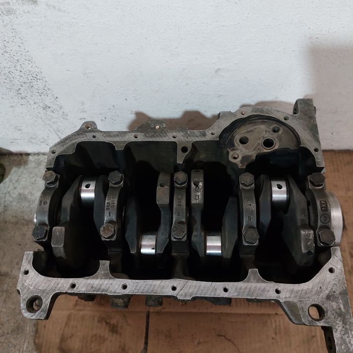 Коленвал Гольф 3