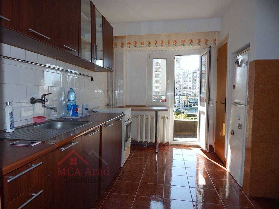 Apartament 2 camere lângă Spitalul Județean și facultate.