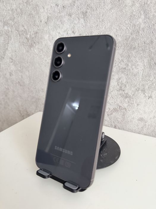 Продам Samsung S23 Fe в хорошем состоянии