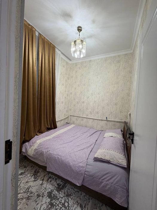 Чиланзар 20квартол продаётся квартира 1*2/4/4