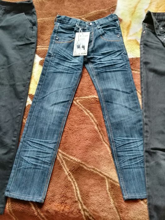 Продам джинсы 3шт.
