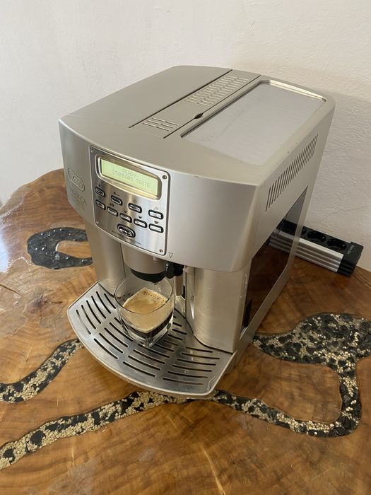 Expresor / espressor delonghi magnifica