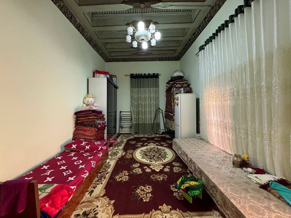 1 сотох ховли подваллари билан.