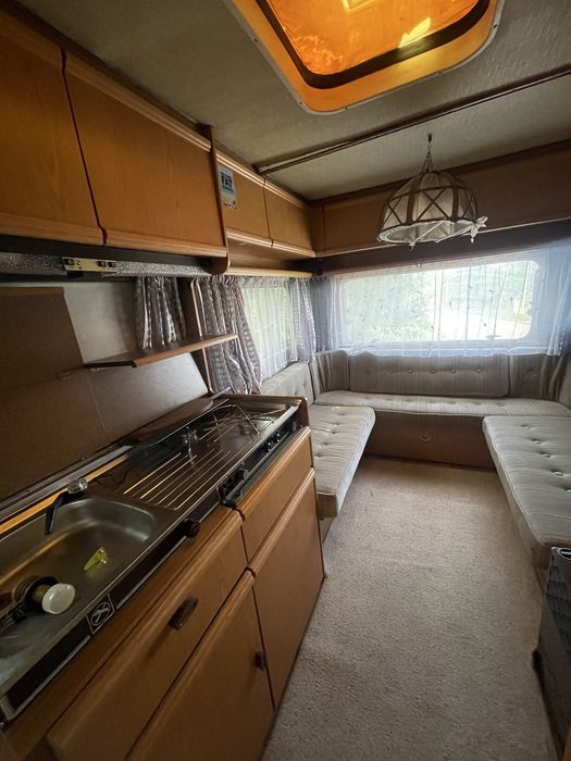 Rulota Eriba Nova 460 4 persoane cu incalzire frigider etc