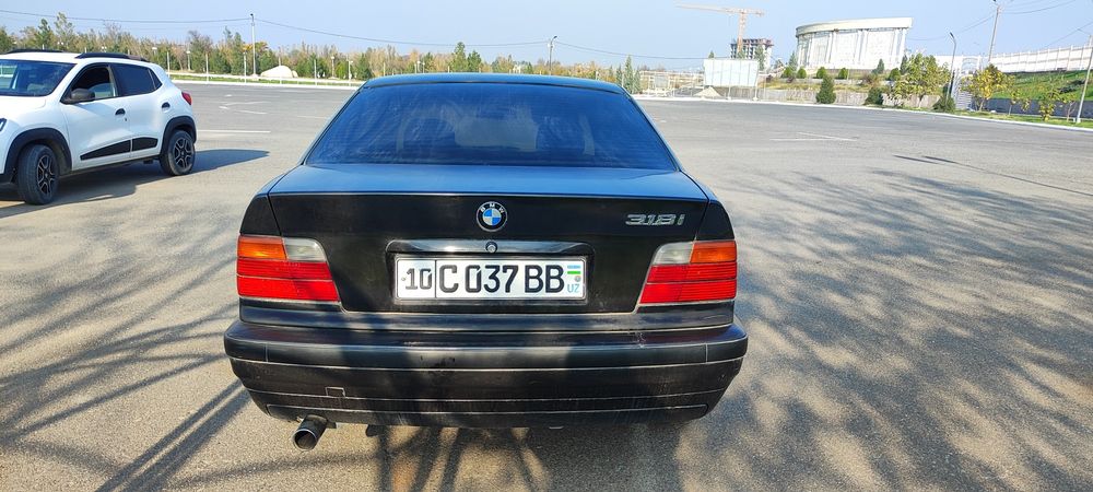 BMW madel 318 holati yahshi