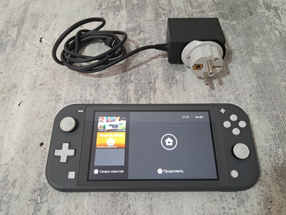 Продам игровую консоль NINTENDO SWITCH Lite